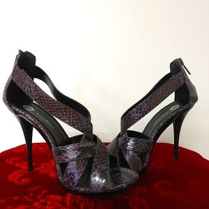 Women's size 8 heel